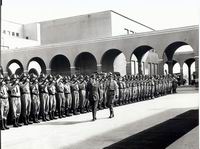 1964 ROMA - S.C.A.: Il Comandante delle Scuole, Ing. Edoardo Colangelo e il Comandante del Battaglione, Ing. Litterio passano in rassegna il Battaglione A.V.V.A.