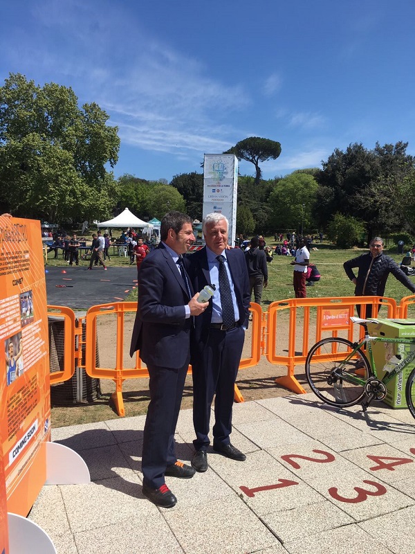 Il Ministro dell'Ambiente Galletti in visita al Villaggio con Nicolas Meletiou di Esosport