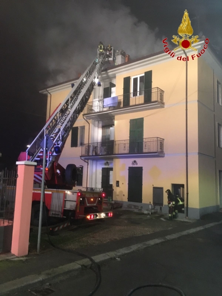 Alessandria, incendio copertura abitazione nel comune di Novi Ligure
