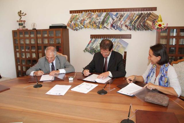 Firma per l'attivazione del presidio acquatico di Senigallia