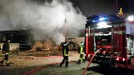 Ancona, incendio in una azienda agricola a Jesi