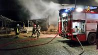 Ancona, incendio in una azienda agricola a Jesi
