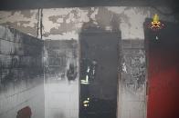 Ancona, incendio all'ex scuola Antognini