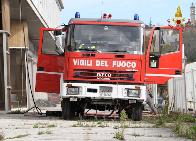 Ancona, incendio in un capannone industriale