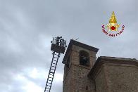 Ancona, rimozione croce pericolante ad Arcevia