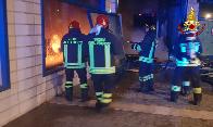Ancona, incendio all'interno di una parafarmacia a Collemarino