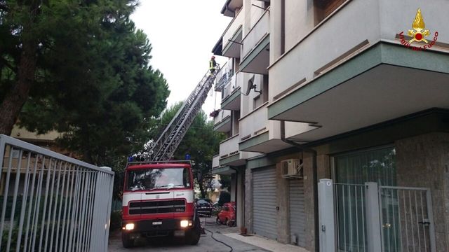 Ascoli Piceno, incendio in un appartamento di Porto San Giorgio