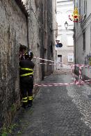  Ascoli Piceno, crolla un tetto nel centro storico