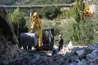 Ascoli Piceno, continua l'opera di smontaggio controllato e recupero beni
