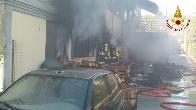 Ascoli Piceno - Fermo, incendio in stabile adibito ad attivit commerciale