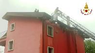 Avellino, incendio tetto in legno nel comune di Cesinali