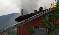 Avellino, incendio tetto in legno nel comune di Cesinali
