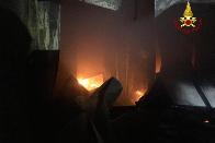 Bologna, incendio negli uffici del centro agricolo ambientale a Crevalcore