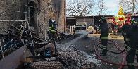 Bologna, incendio in una cascina agricola a Sasso Marconi