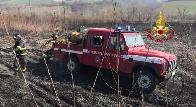Bologna, incendio sterpaglie e arbusti nel comune di Castelfiumanese