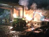 Brescia, violento incendio in una cascina a Milzano