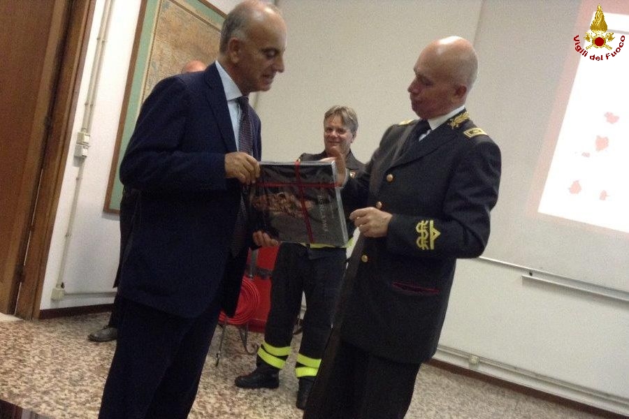  Il Sottosegretario Gianpiero Bocci visita il comando di Bergamo