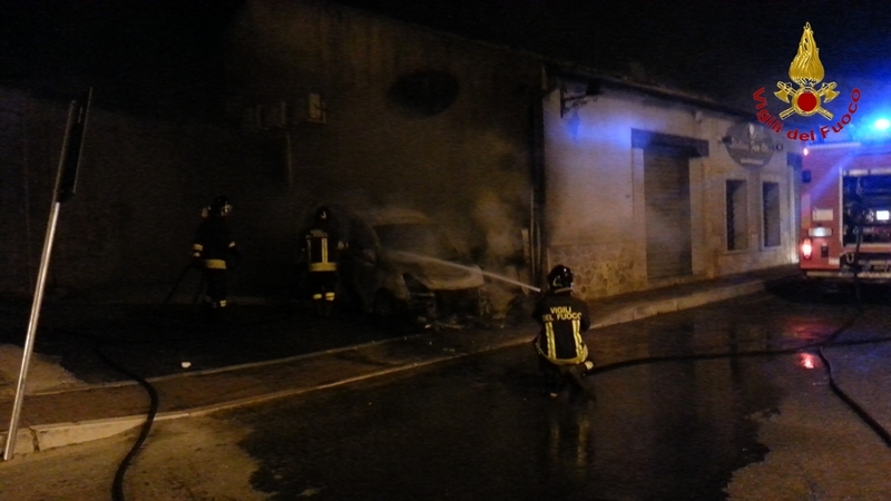 Crotone, incendio autovettura nel comune di Isola Capo Rizzuto