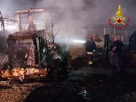 Crotone, incendio parco automezzi in localit Margherita