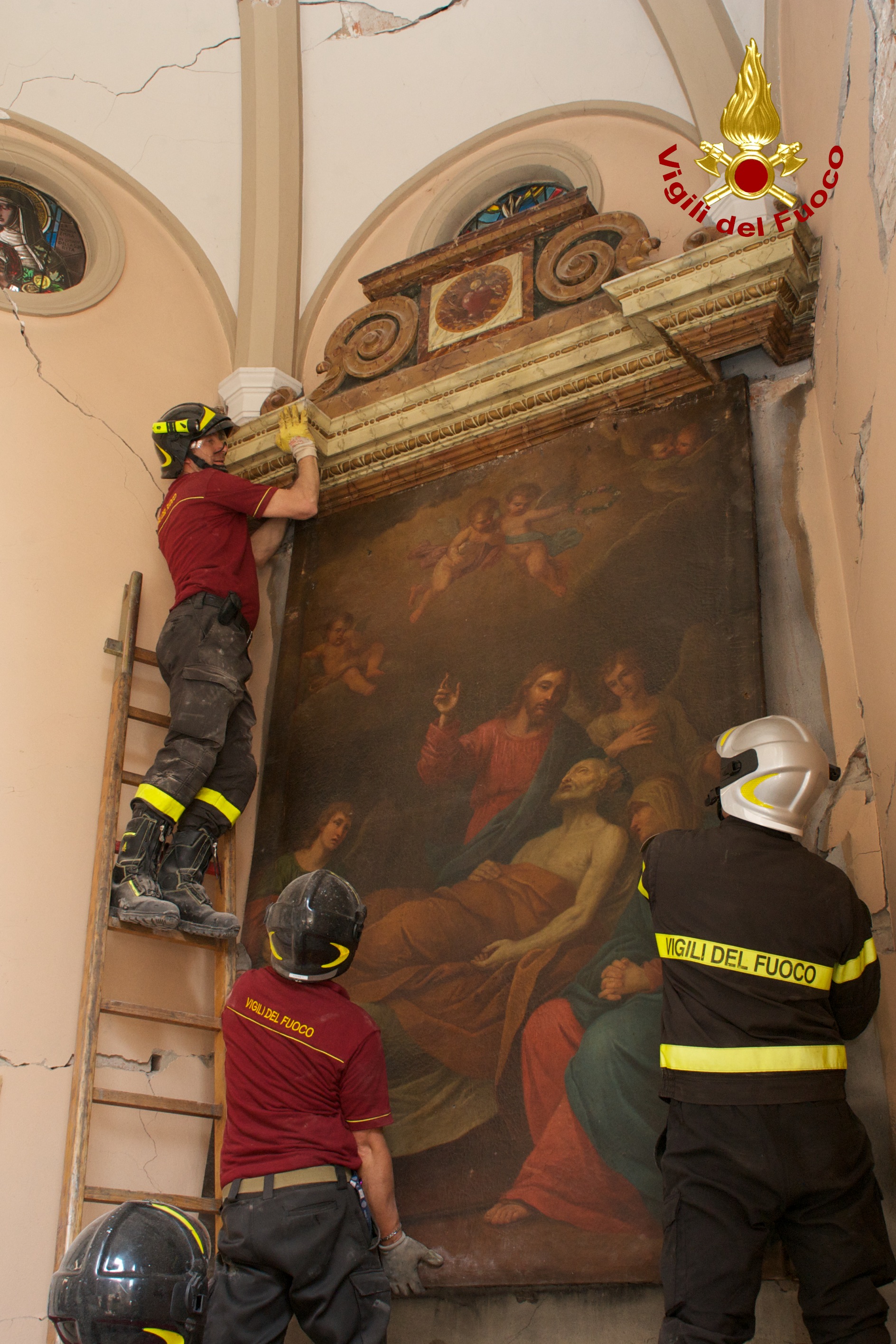 Recupero statue e dipinti del seicento dalla chiesa di Mirabello (FE)