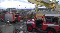Genova, in fiamme materiale di scarto nella zona industriale 