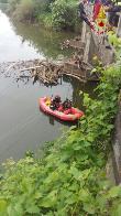 Frosinone, i Vigili del fuoco recuperano autovettura precipitata nel fiume Sacco