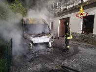 Genova, incendio furgone a Mignanego