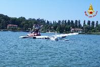 Recuperato un aereo caduto nelle acque del lago di Varese