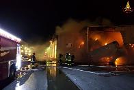  Genova, vasto incendio in una cartiera