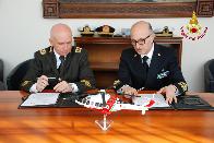 Firma dell'accordo tra Capitaneria e Comando Provinciale