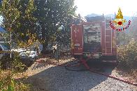 Genova, brucia area ricovero animali: salvati dai vigili del fuoco