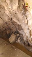 L'Aquila, rilievo fotografico sotterraneo della faglia nelle sorgenti dell'acquedotto del Nera