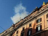 Roma, incendio attico in via Napoleone III