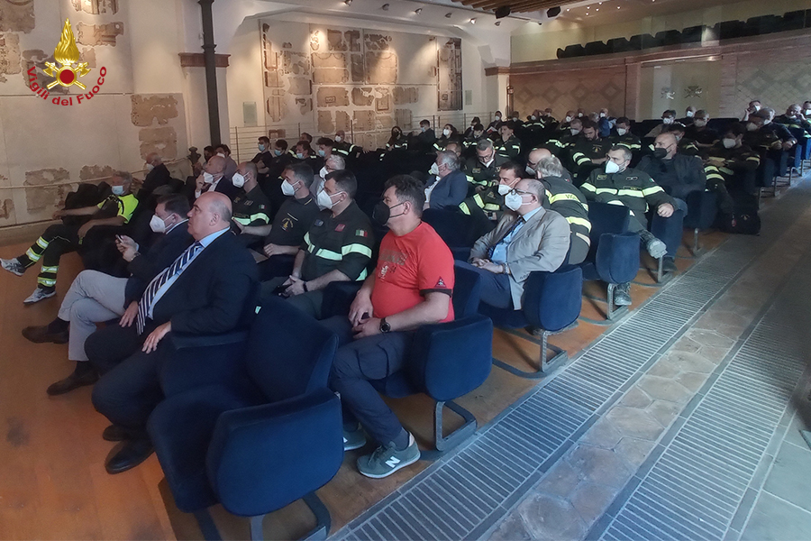 Roma, seminario sugli interventi di spegnimento di incendi in ambienti confinati