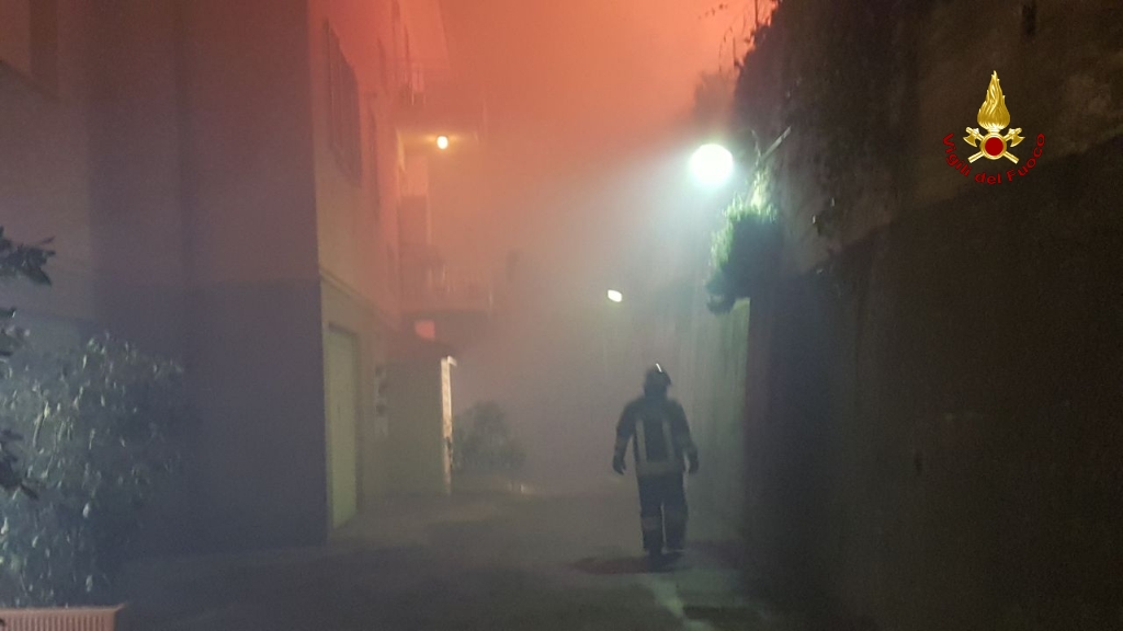 Genova, in fiamme area boschiva sulle alture di Cogoleto