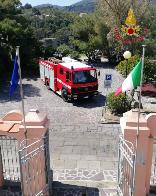 Livorno, presentato il nuovo mezzo antincendio dei Vigili del Fuoco per l'Isola di Capraia