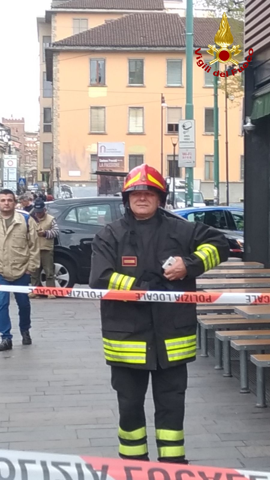 Milano, incendio nei box sotto attivit di ristorazione