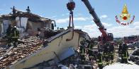 Lucca, esplosione e crollo di un'abitazione a Montecarlo: intervengono i Vigili del fuoco