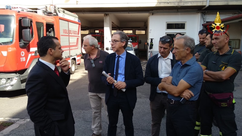 Messina, il nuovo Sindaco, Cateno De Luca in visita al Comando dei Vigili del Fuoco