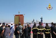 Messina, consegna della bandiera da combattimento alla fregata 