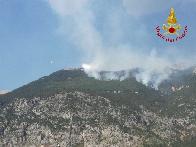 L'Aquila, da 10 giorni i Vigili del fuoco stanno operando su Monte Morrone. In campo 90 unit e la flotta aerea del Corpo