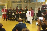 La visita dei Vigili del fuoco al reparto di pediatria del policlinico di Modena