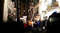 Napoli, violenta esplosione in un negozio in centro