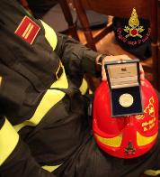 Caserta, consegnata la medaglia del Senato della Repubblica al Corpo Nazionale dei Vigili del fuoco