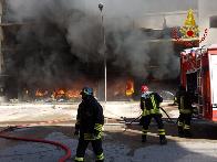 Sassari, incendio in un centro commerciale nel comune di Alghero