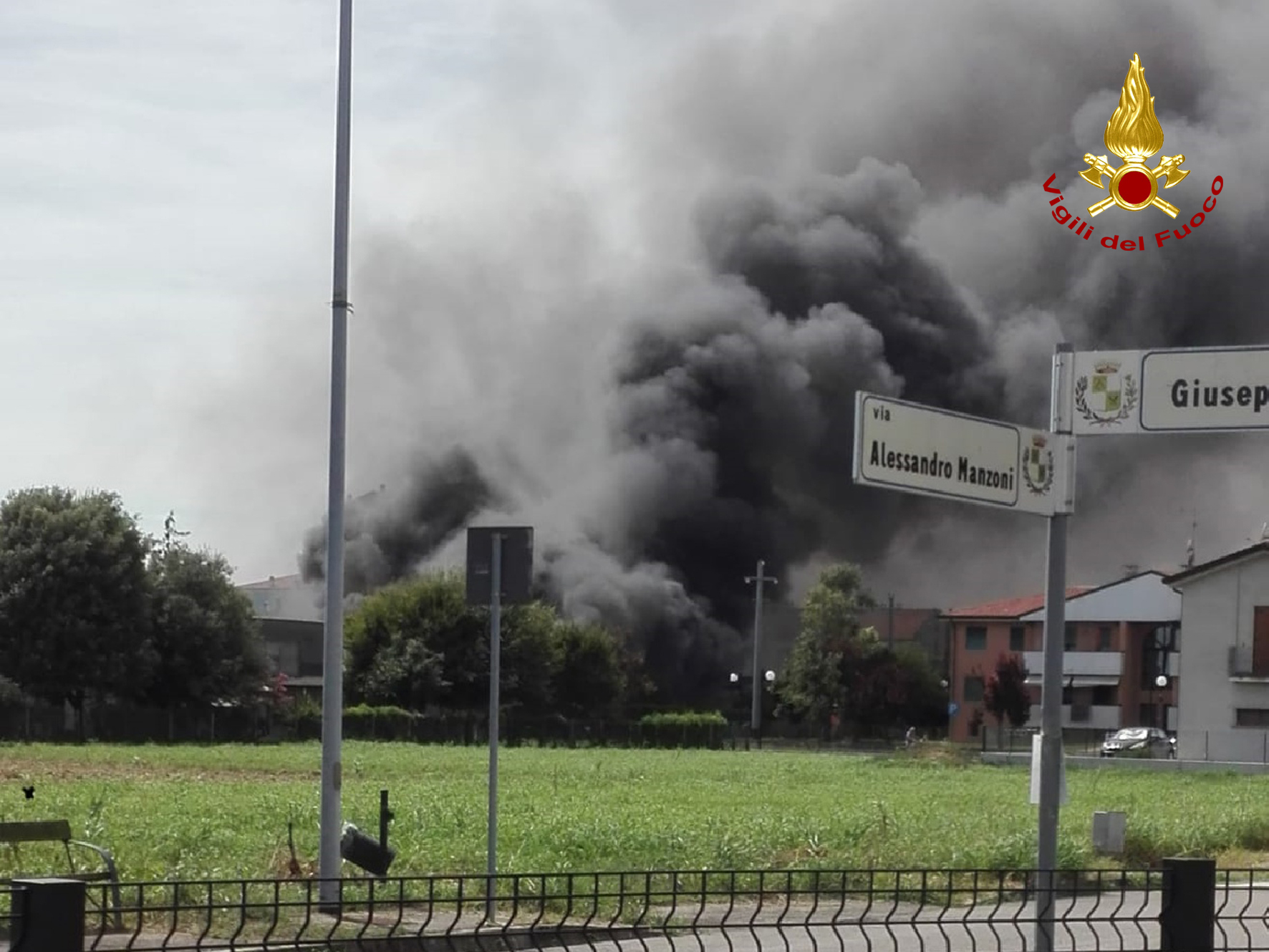 Padova, incendio all'interno di un'officina nel comune di Ponso
