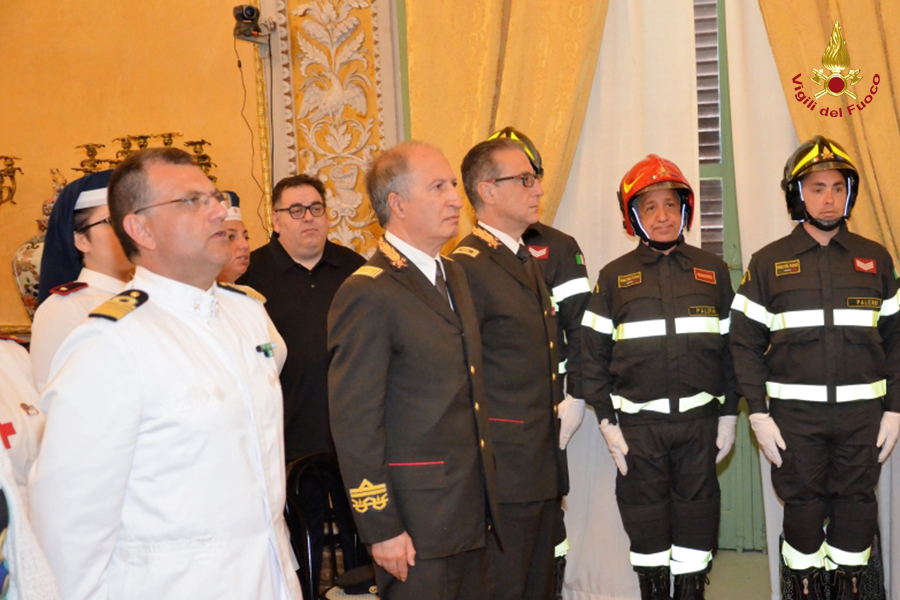 Palermo: cerimonia di consegna della Bandiera Nazionale al Corpo Nazionale dei Vigili del Fuoco