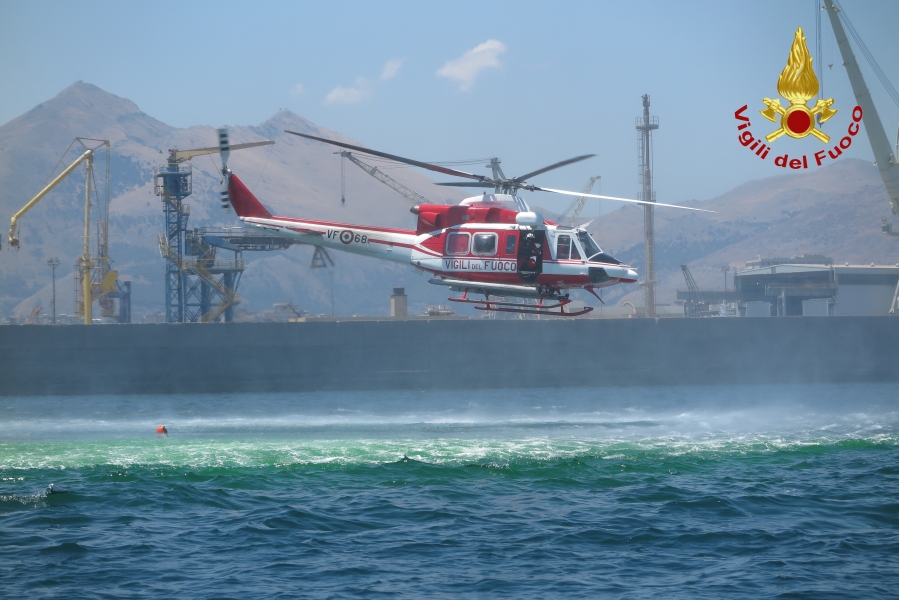 Palermo, esercitazione congiunta nucleo sommozzatori e reparto elicotteri