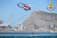 Palermo, esercitazione congiunta nucleo sommozzatori e reparto elicotteri