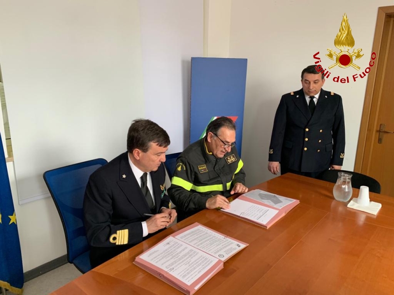 Abruzzo: stipula accordo operativo tra Direzione Marittina di Pescara e Direzione regionale dei Vigili del Fuoco per l'Abruzzo